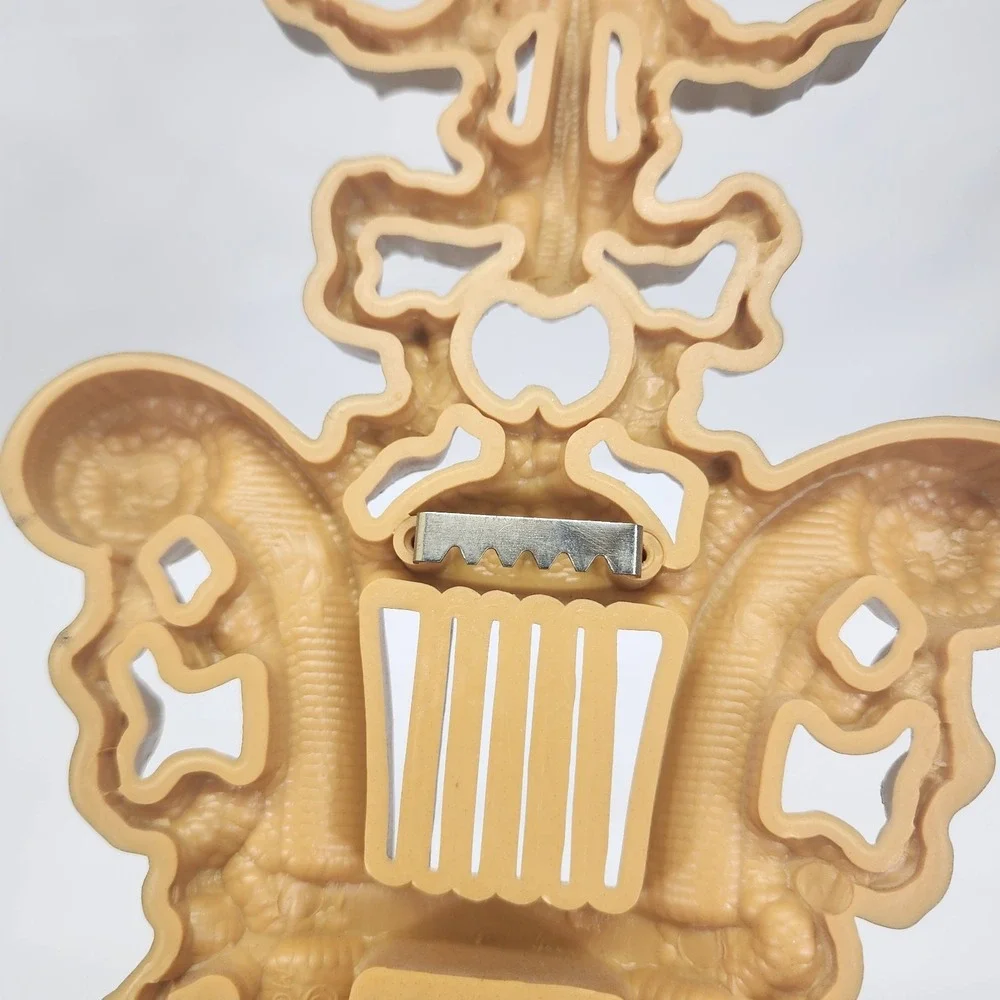 Vintage New Haven Burwood Gold Lyre Wall Clock Quartz USA Hollywood Regency